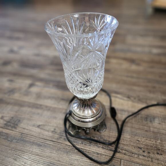 Vintage Side Table Cut glass beautiful classic look tested and works Lamp T - Picture 7 of 10